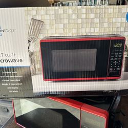 Mainstays 0.7 Cu ft Countertop Microwave Oven, 700 Watts, Red