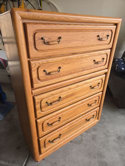 5 drawer wood dresser