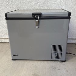 WHYNTER 45qt Portable Freezer Ice Chest Cooler