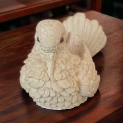 Vintage Dove sculpture of A Santini Classic made in Italy