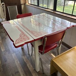 Retro Table And 6 Chairs 