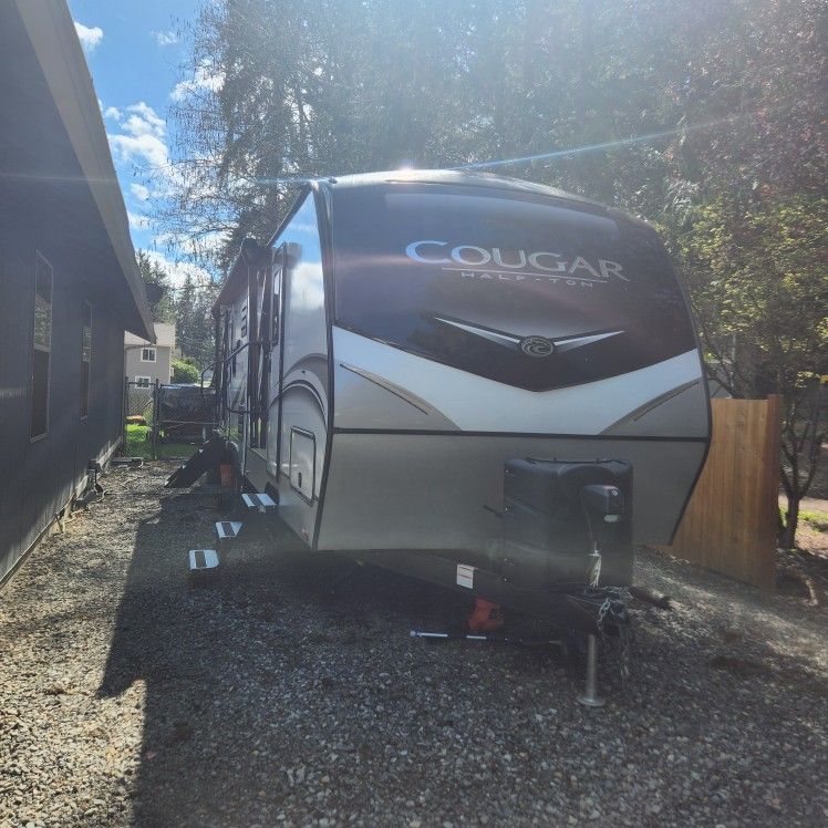 2022 Keystone Cougar 31BHKWE