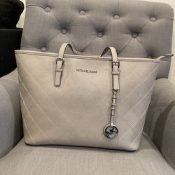 Michale Kors Zippered Tote Bag