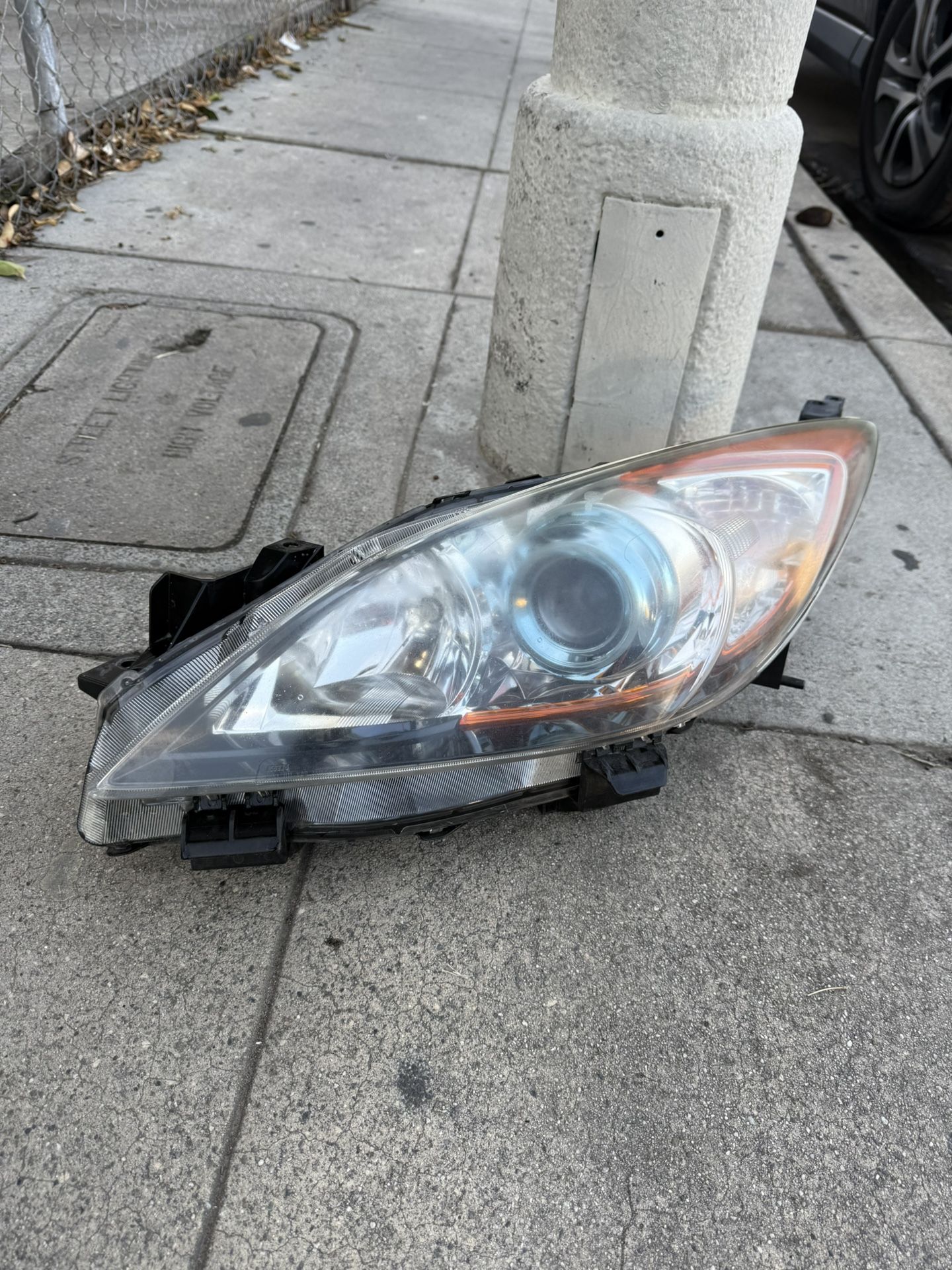 2010 2011 2012 2013 Mazda 3 Headlight Headlamp Left Driver Side LH Used Original Oem