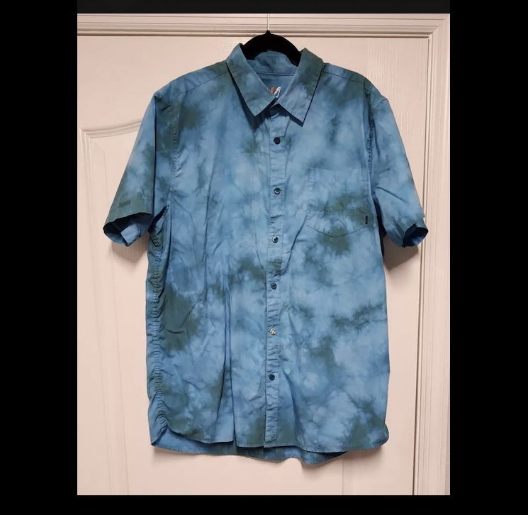 Amplify Button Up Skate Shirt Mens Size XL Tye Dye Blue Green  Short Sleeve