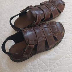 Boys Brown Sandals Size 3 