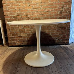 Tulip Pedestal Table / Mid century Modern Table / Dining Table