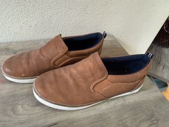Boys Nautica slip on shoes, kids size 4
