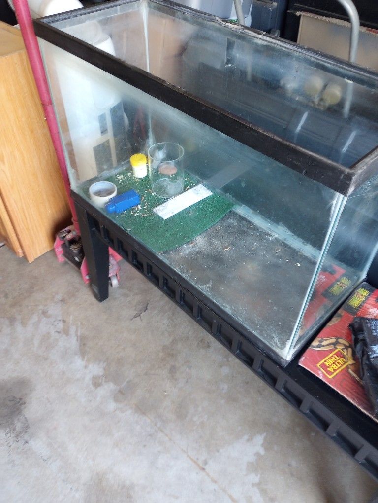30 Gallon Tank