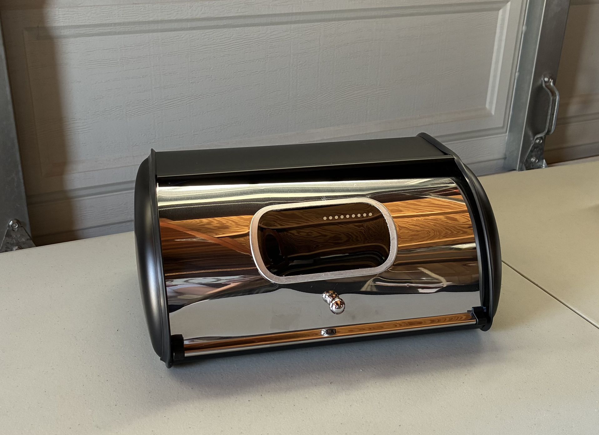 Medium size Bread Box