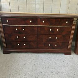 Queen Bedroom Set