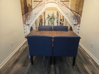 Dinning Table & 4 Chairs Set