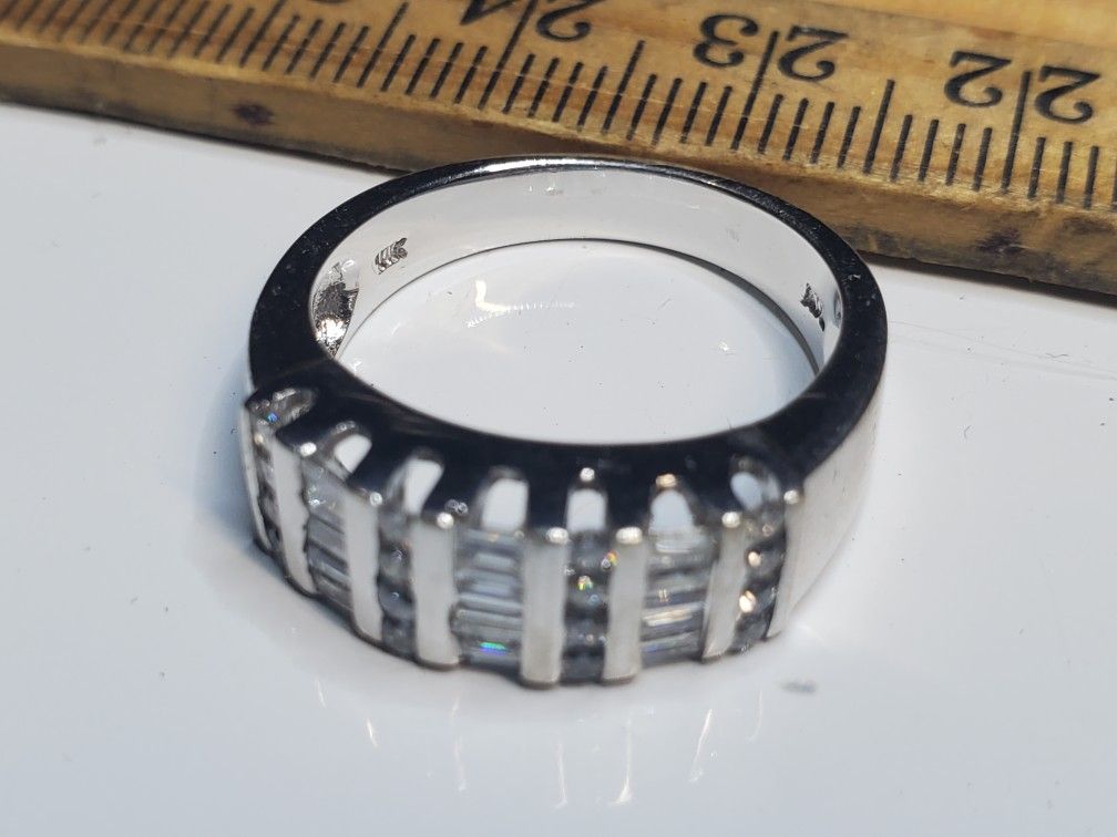 10k White Gold Ring Round Brilliant VVS/ Baguette Diamond Band Ring Size 7,