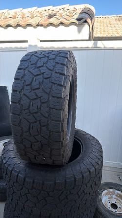 Used 33 inch Toyo Tires