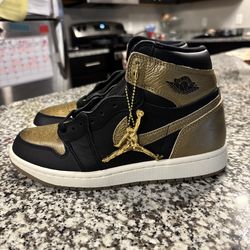 Jordan 1 High OG Black Metallic