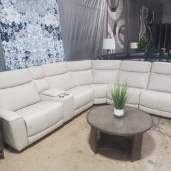 6 Pc Leather Modular Power Sectional (New )