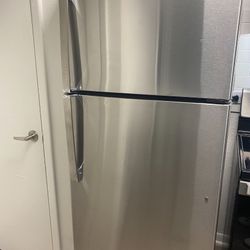 Ge Top Freezer Refrigerator 
