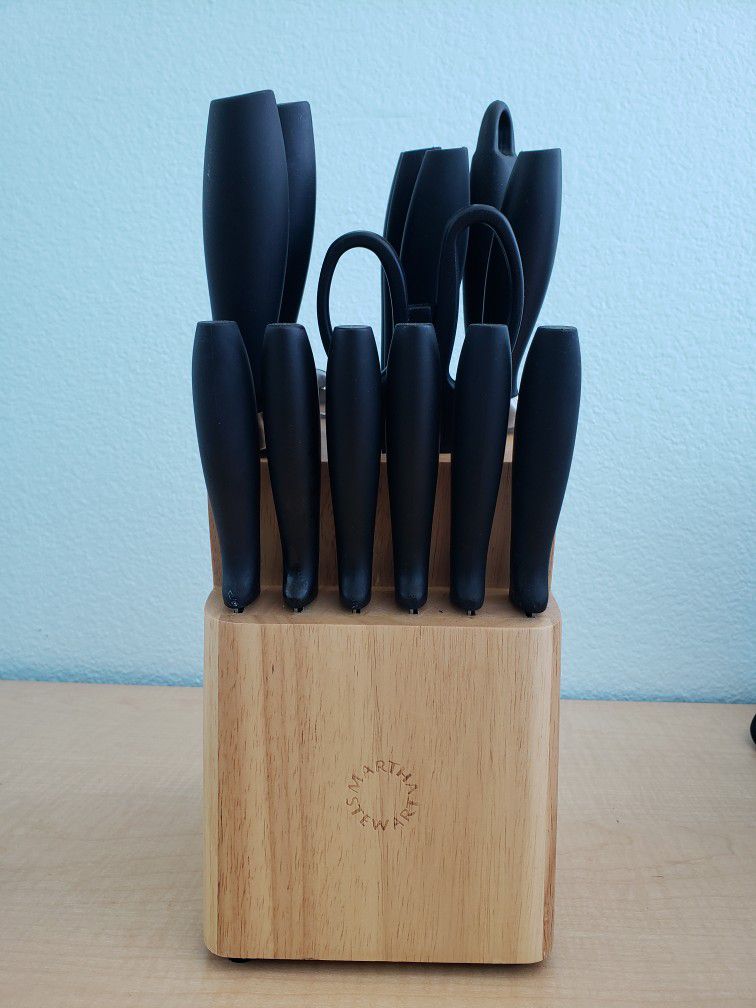 Martha Stewart Collection Classic 19 Piece Cutlery Knife Set for Sale in  Temecula, CA - OfferUp