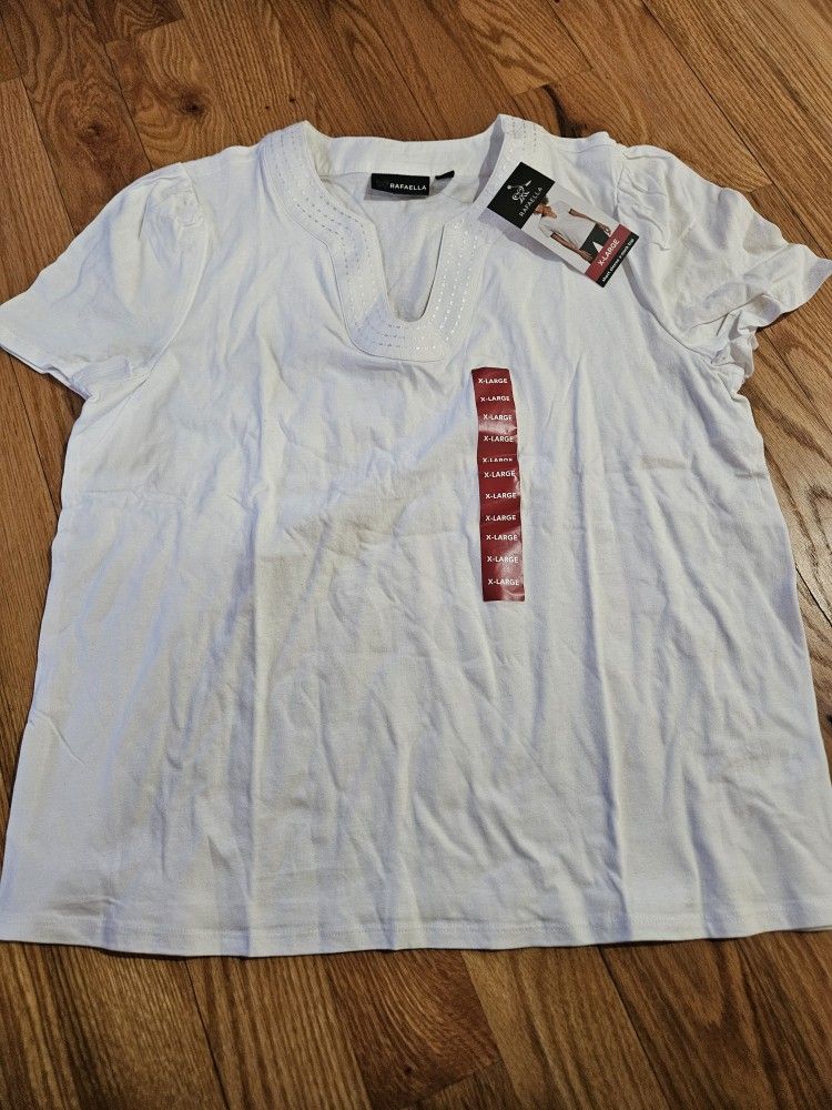 Ladies Short Sleeve V-Neck Top - New