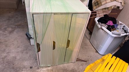 Small 3 drawer dresser