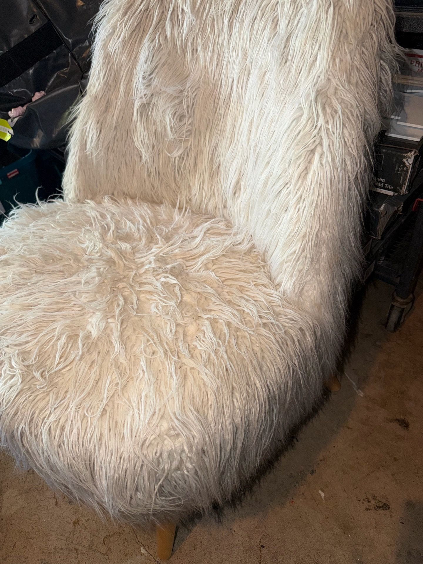 SUPER FUN WHITE SHAGGY LOUNGE CHAIR W NATURAL WOOD LEGS