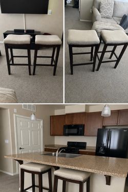 ISLAND/BAR STOOLS