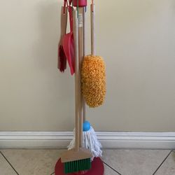 Melissa & Doug Wood Cleaning Set Toy
