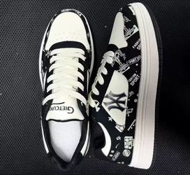  
Air Force One Sneakers