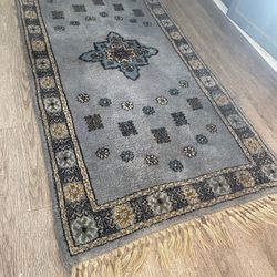 Vintage Moroccan  Anatolian 100% Wool Handwoven 2.5’ X 5’ feet Carpet Prayer Rug