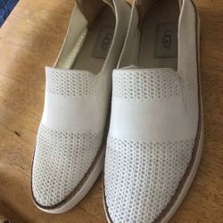 UGG Woman’s Tan Stretch Shoes Size 8 In Clean Great Condition