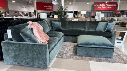 💞OM 💞  Brand New Living Room Sectional
