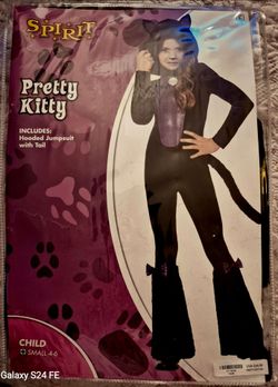 Girls halloween costume.