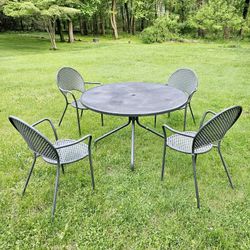 EMU Ronda Steel Dining Set

Iron Seating Frame Finish