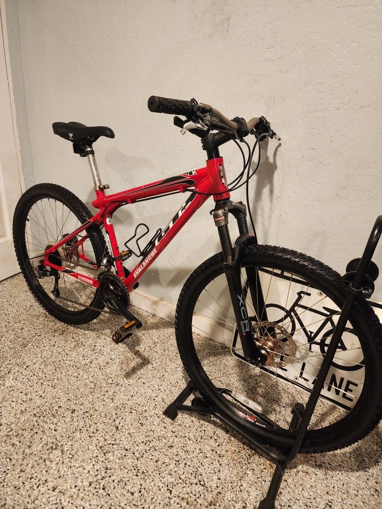 π₯π²π₯GT Avalanche 2.0 disk hydraulic  brakes 
(26)refurbished)π₯π²π₯