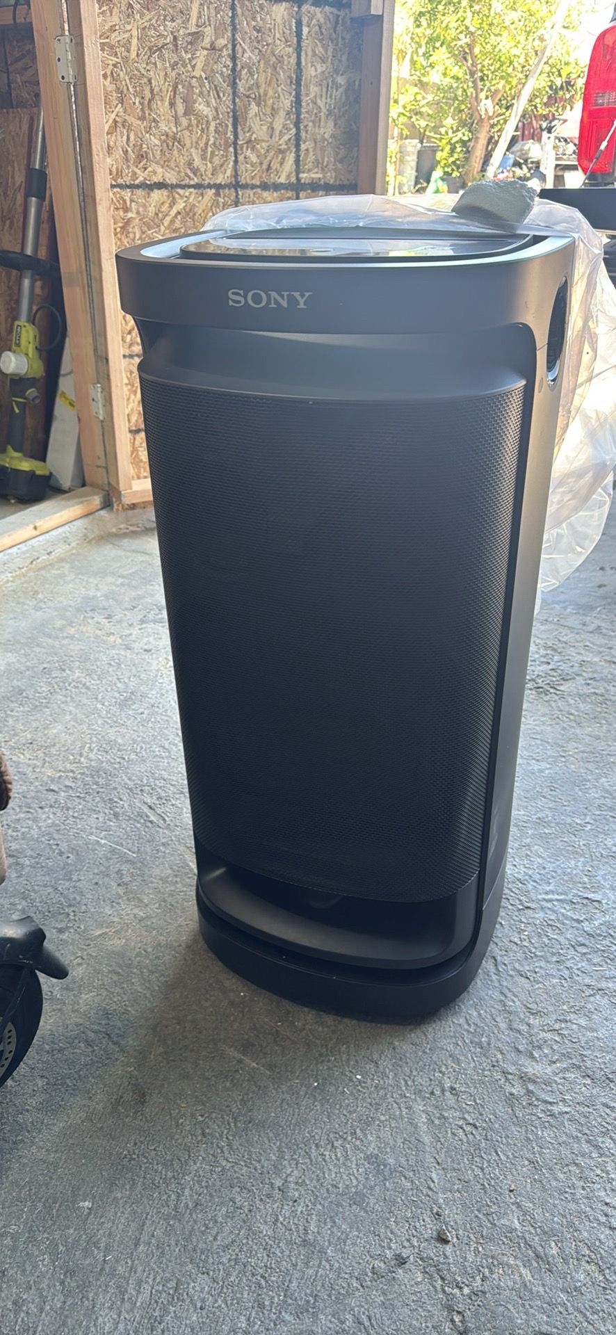 XV 900 portable Bluetooth Wireless party speaker