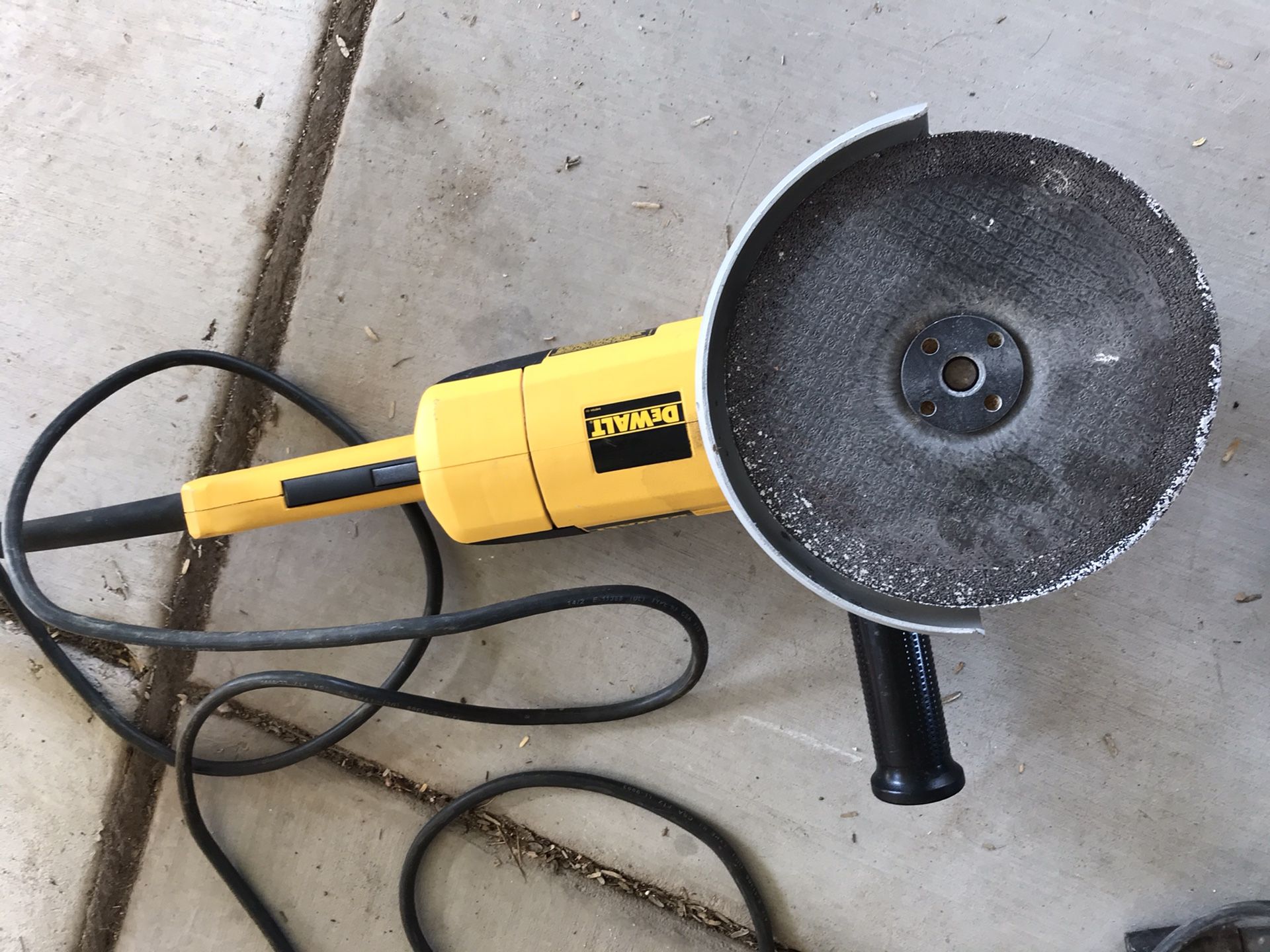 7” Dewalt DW474 Angle Grinder w/ Blade