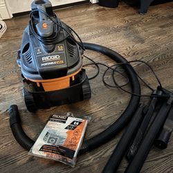 Rigid Portable Wet/Dry Shop Vac 4gal