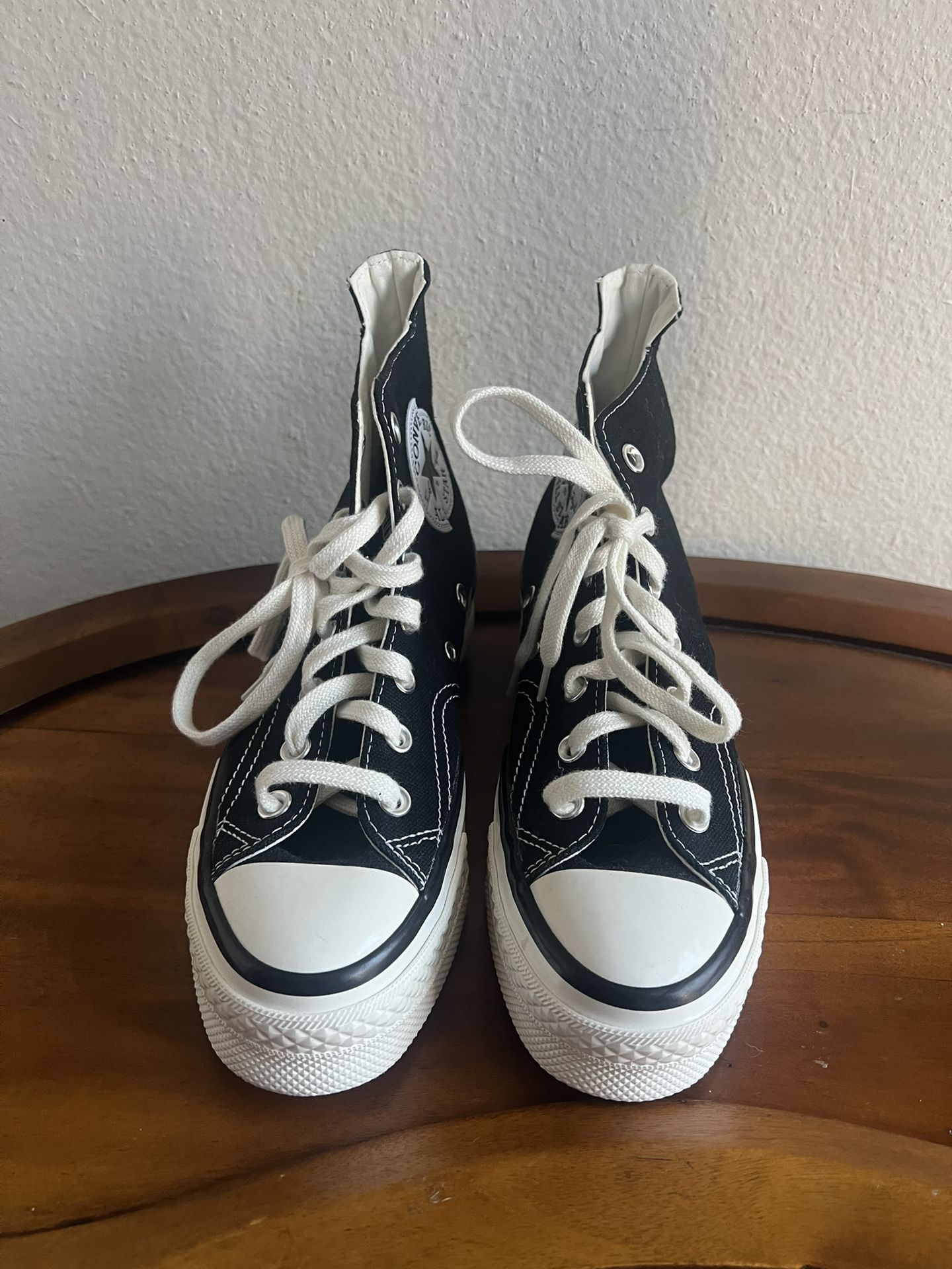 Ladies High top Converse Size 8