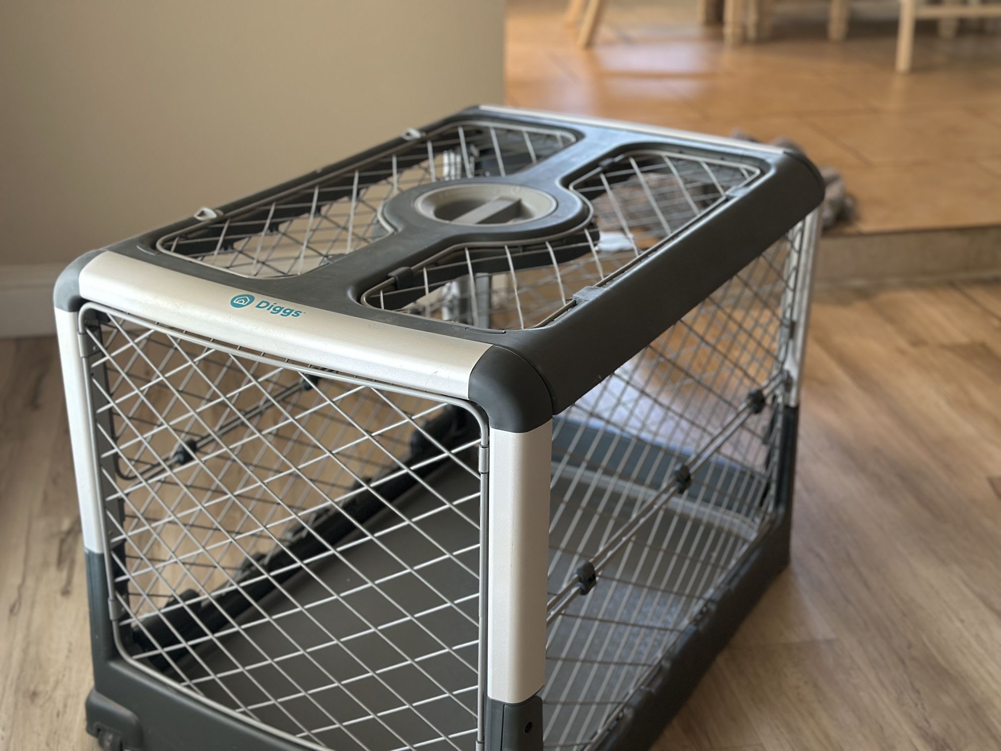 Diggs Revol Dog crate