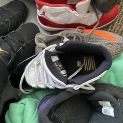 Shoes 4 Sale Need Gon ASAP 