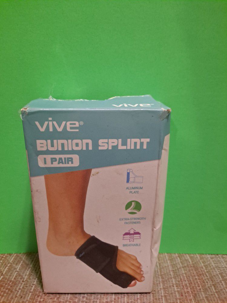 (New) 1 pair Vive Bunion Splint Big Toe Corrector Straightener- $ 6.00