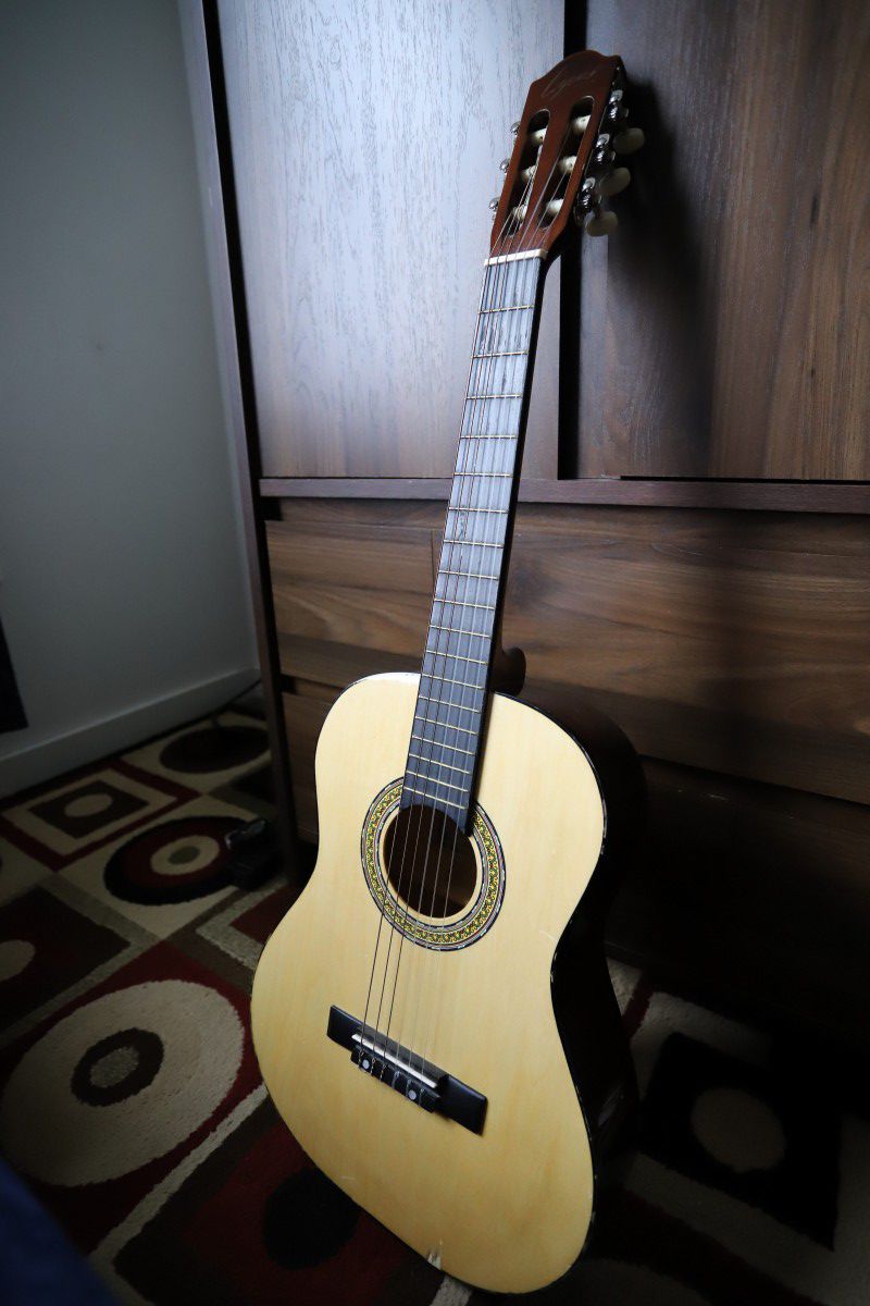 Lyons Classical Guitar (ACG-3610)
