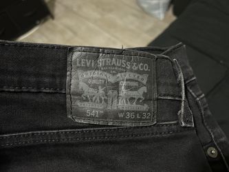 Levi’s 541 Athletic Taper Jeans – W36 L32
