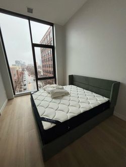 Dreamcloud king mattress and frame