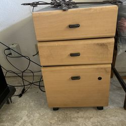 FREE Wooden desk organizer