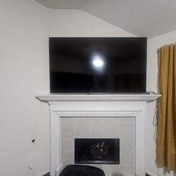 MUST GO ASAP! 82' Samsung QLED Smart TV 