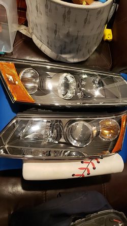Hyundai Sonata (06-08) headlight set OEM. $130 obo