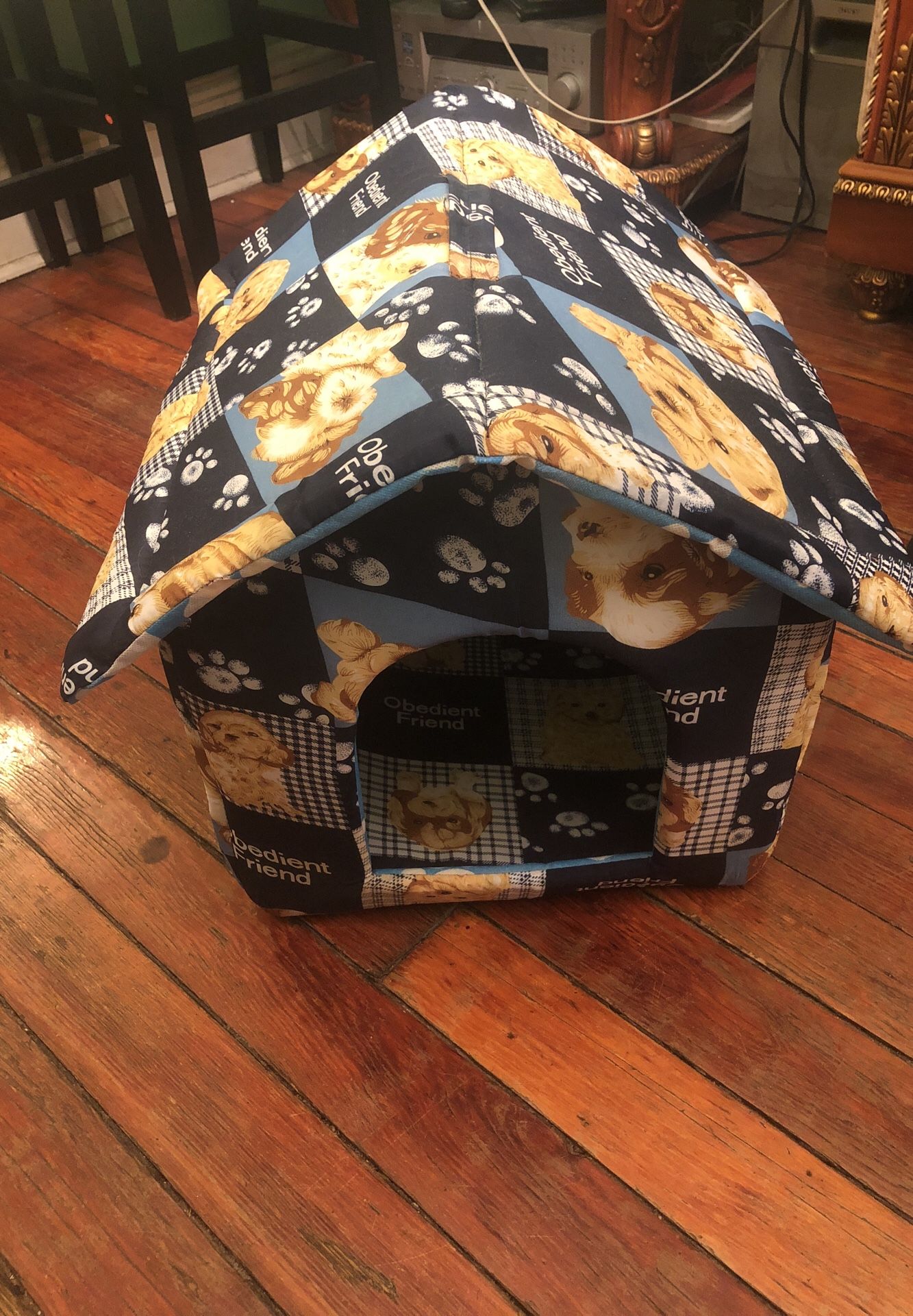 Dog house brand new