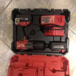 Milwaukee M18 1/2” Impact Wrench, Case, 2 Batteries, CHARGER