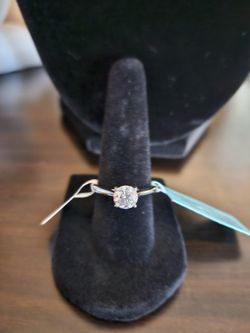 💍 Moissanite Ring | Size 7 | Sterling Silver | VVS D Color | GRA Certified